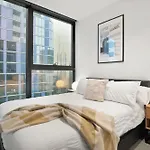 Luxury 2Br Apartment In Melb Cbd With Pool And Gym