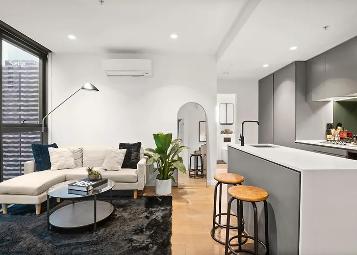 Luxury 2Br Apartment In Melb Cbd With Pool And Gym