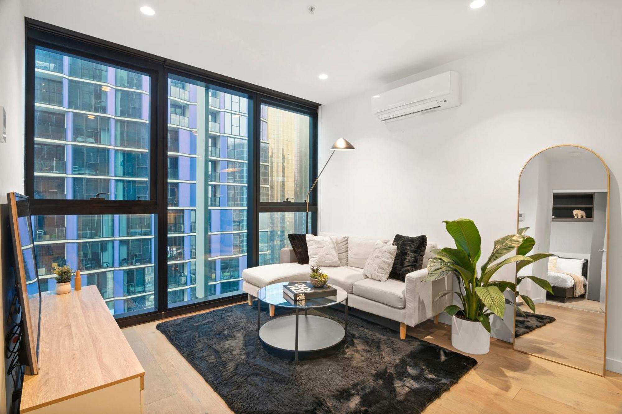 Luxury 2br In Melb Cbd With Pool And Gym * Melbourne